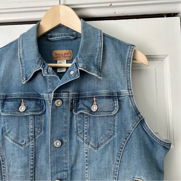 Levi’s Denim Vest - Picture 1 of 6